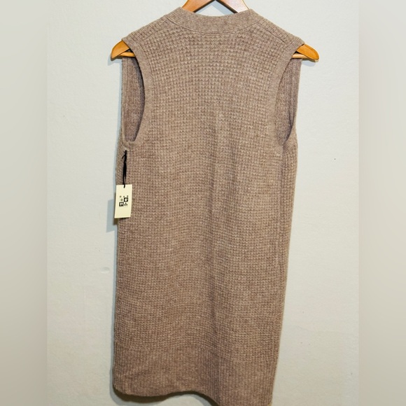Max Studio Cardigan Sweater Med Merino Wool Blend Tan Open Front Sleeveless Vest - Picture 4 of 6